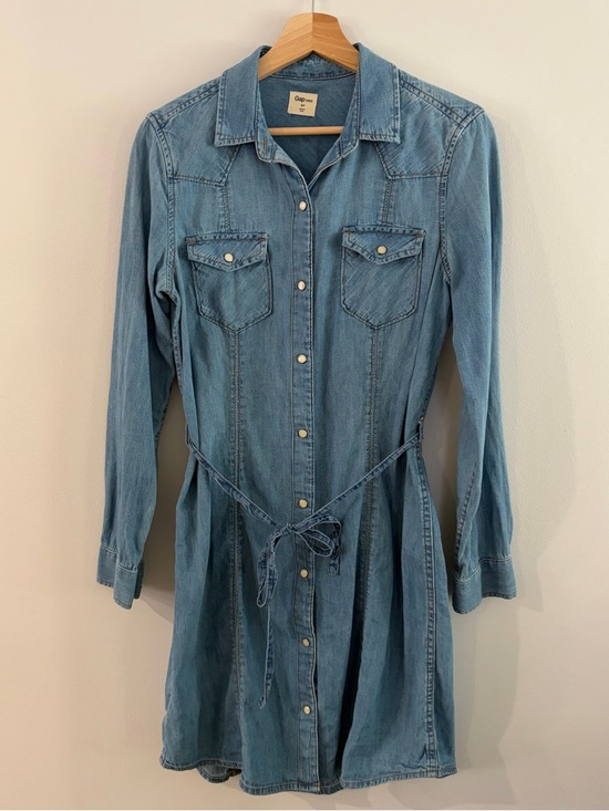 GAP Dresses & Skirts - GAP Light Blue Denim Button-Front Shirt Dress with Tie